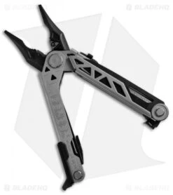 Gerber Center-Drive Multi-Tool W/ Bit Set & Belt Sheath 30-001194 14 Gerber Center-Drive Multi-Tool W/ Bit Set & Belt Sheath 30-001194 -Gerber Gerber Center Drive Multi Tool Black Belt Sheath 30 001193 BHQ 67412 jr closed 2